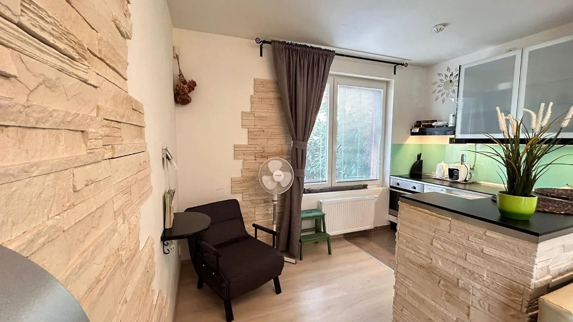 Bastien Studio near Airport Praga
