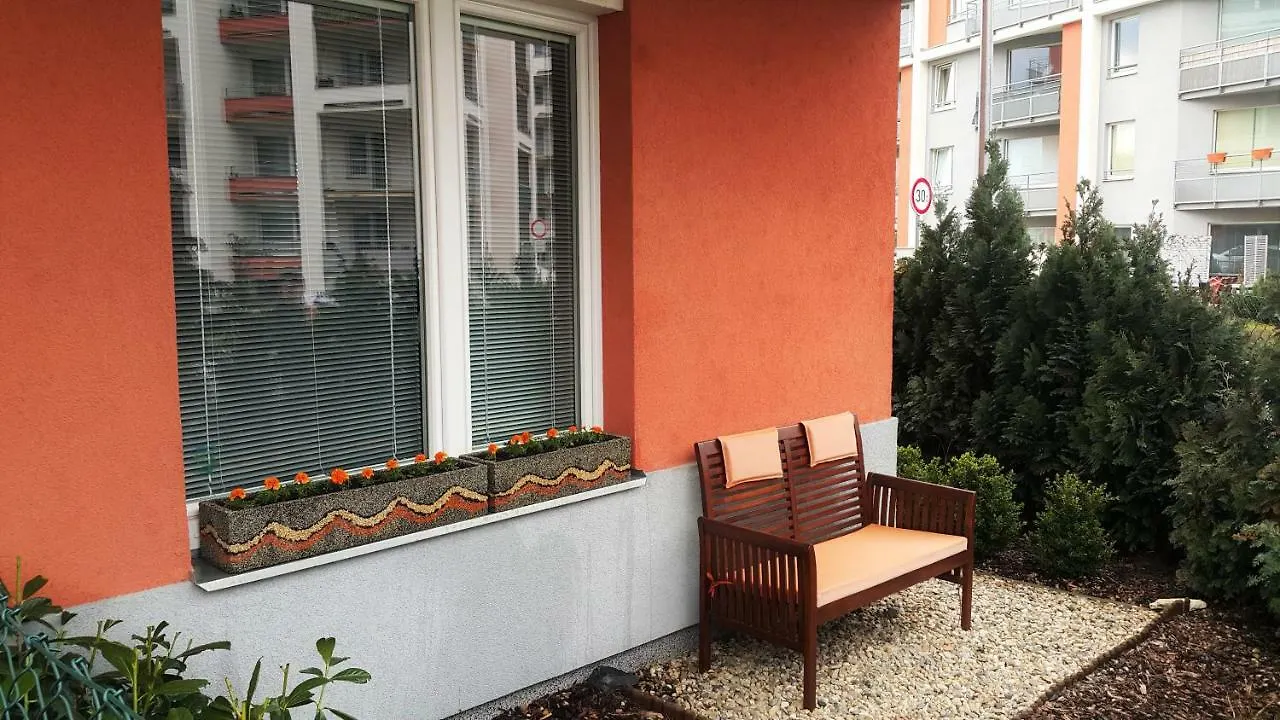 Bastien Studio near Airport Praga Appartamento
