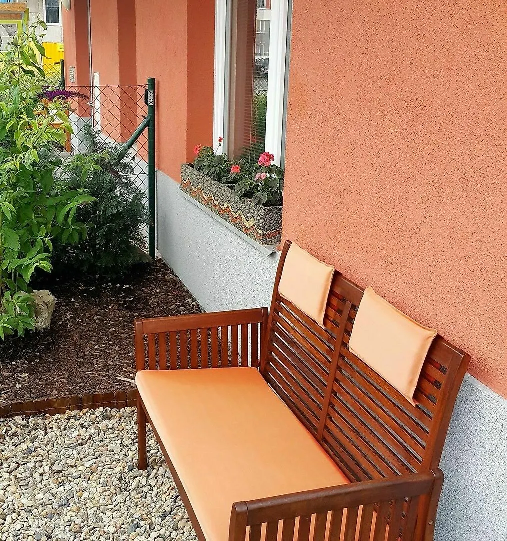 Bastien Studio near Airport Praga Repubblica Ceca