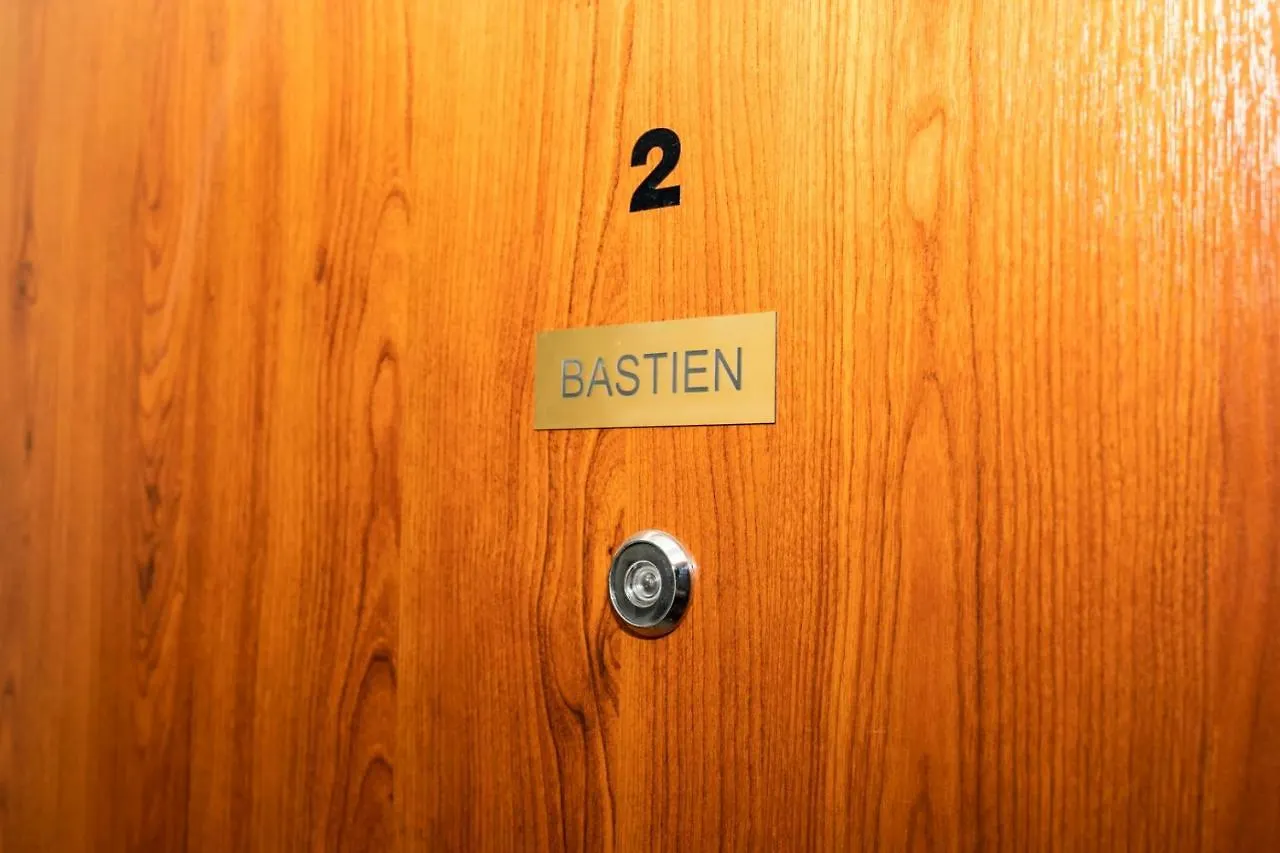 Bastien Studio near Airport Praga